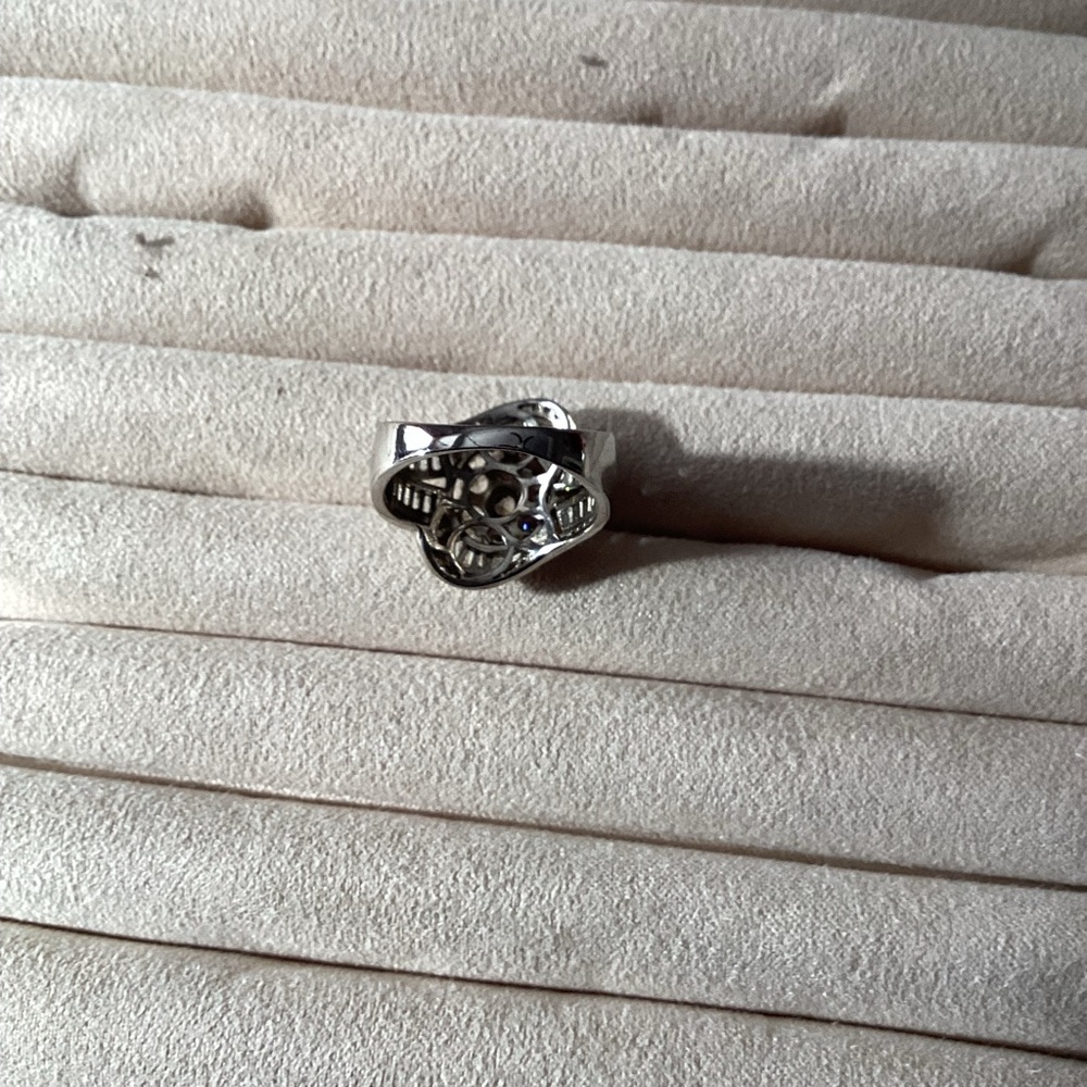 Silver Simulated Diamond Ring. Size: 7 - image 3